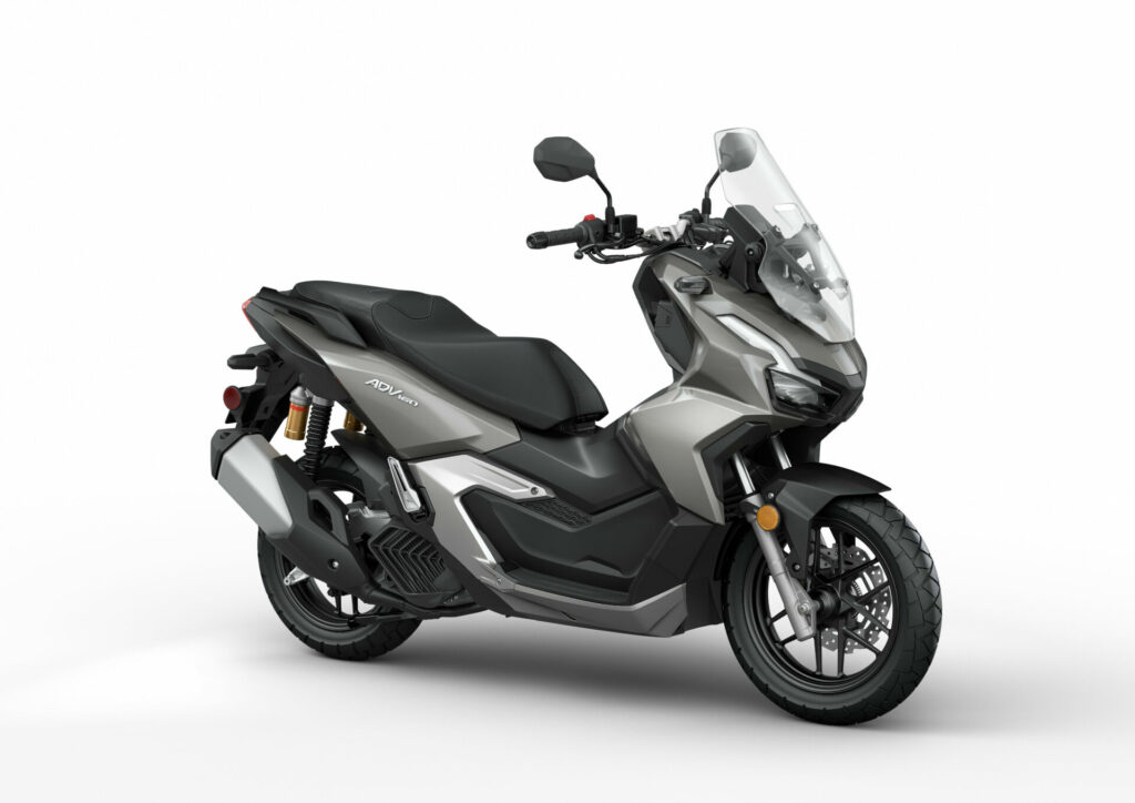 26 Honda ADV160 Pearl Smoky Gray